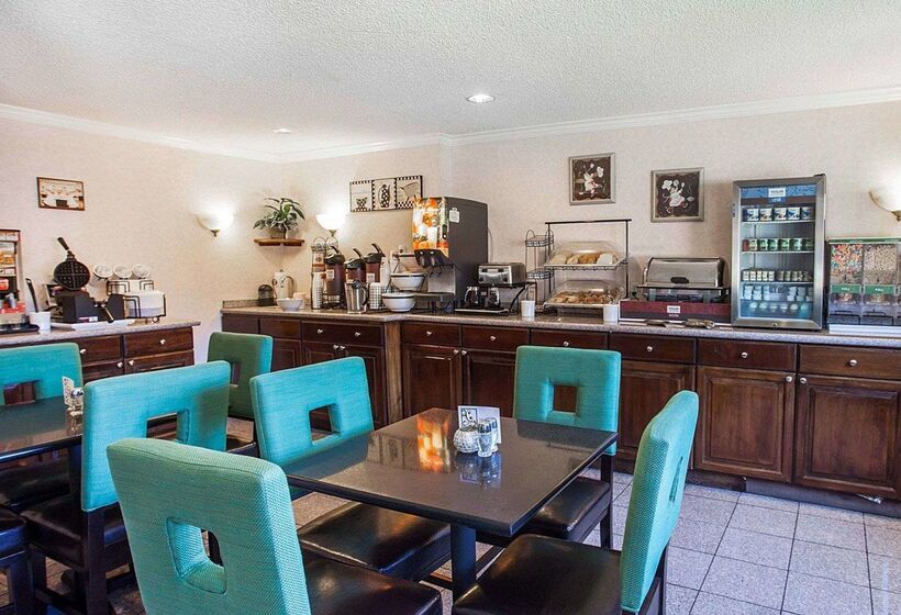 Отель Quality Inn Kirkland