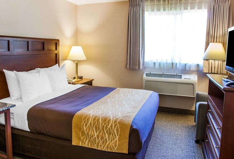 Отель Quality Inn Kirkland