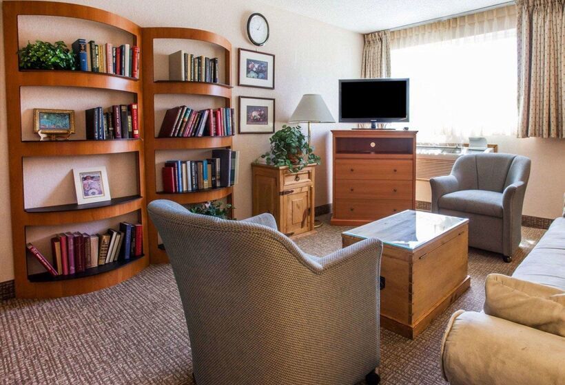 Отель Quality Inn Kirkland