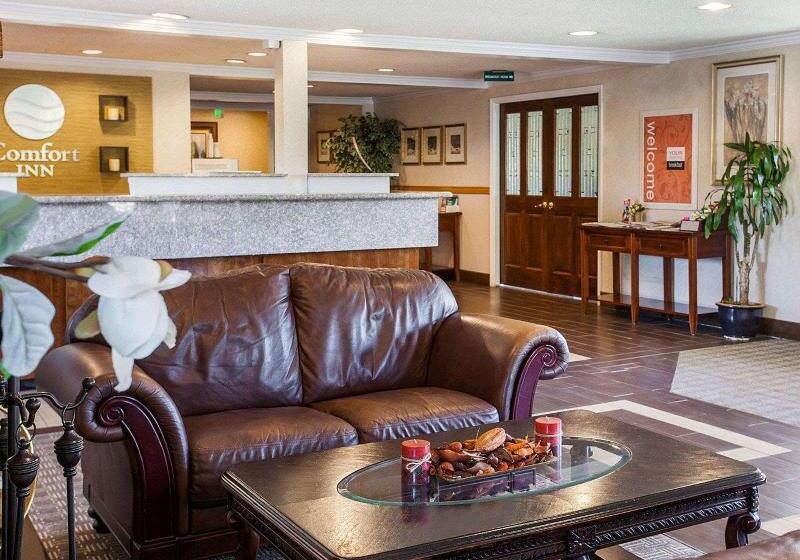 Отель Quality Inn Kirkland