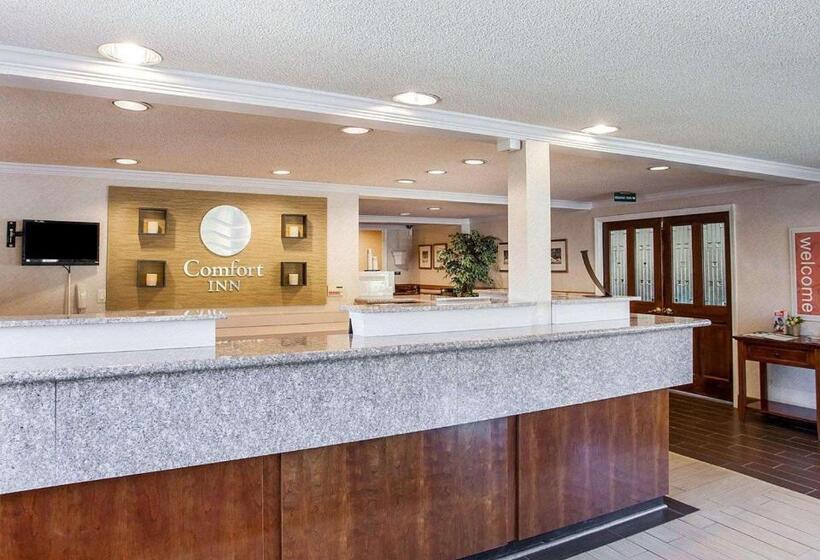 Отель Quality Inn Kirkland