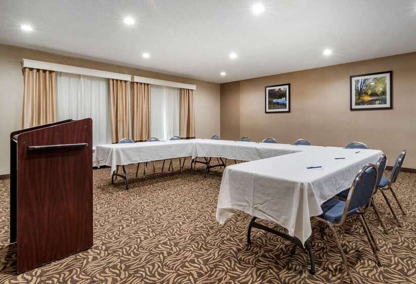 Отель Comfort Inn & Suites Oxford South