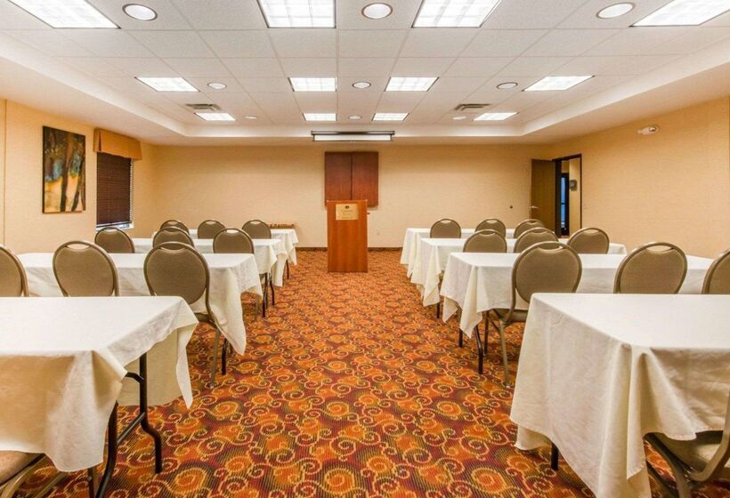 호텔 Comfort Suites Altoona