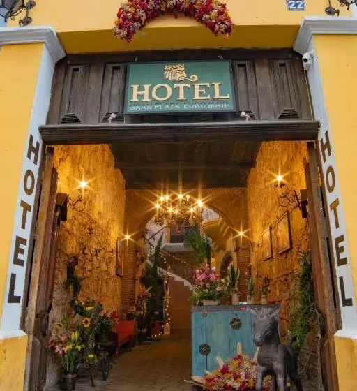 هتل Gran Plaza Euromaya