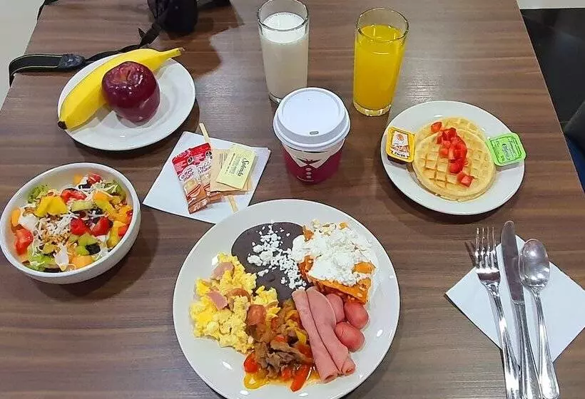 בית מלון כפרי Hampton Inn By Hilton Tampico Zona Dorada