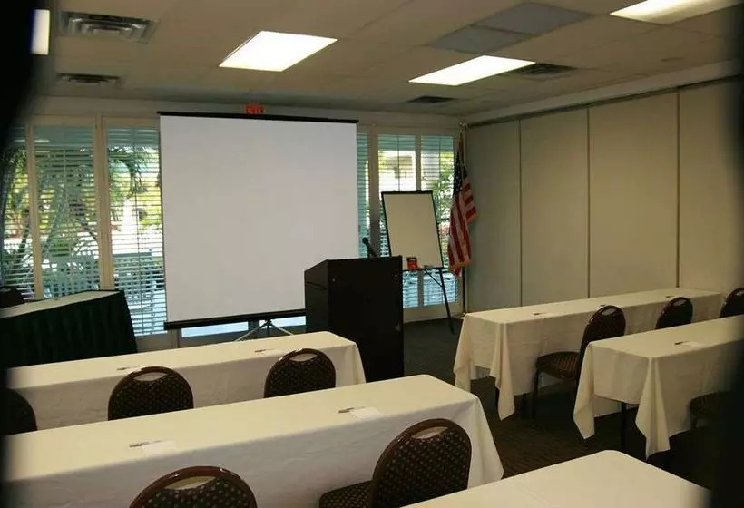 ホテル Quality Inn Central Clearwater Beach