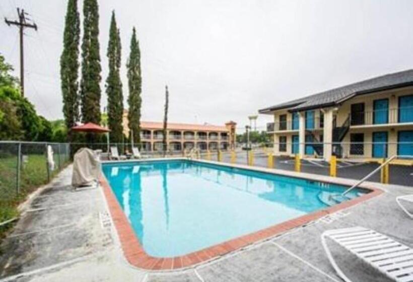 酒店 High Springs Inn