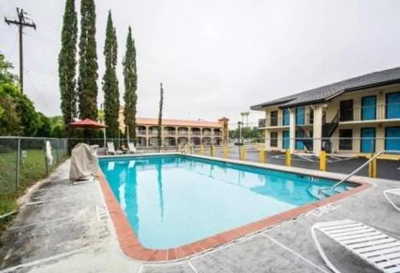 Отель High Springs Inn