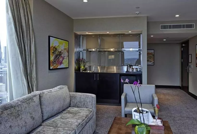 ホテル Leonardo Royal  London Tower Bridge