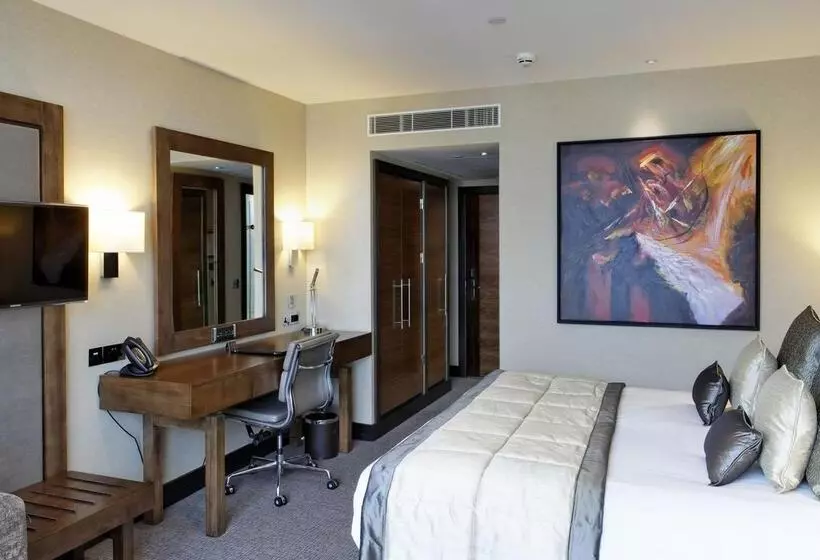 ホテル Leonardo Royal  London Tower Bridge