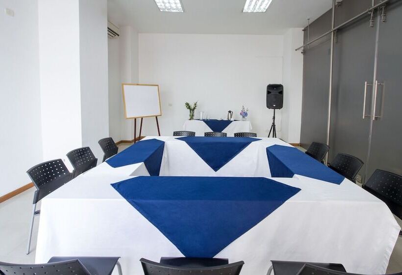 هتل Luxor Plaza Pereira