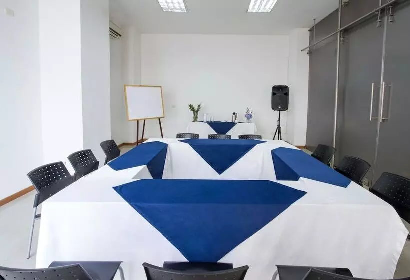 هتل Luxor Plaza Pereira