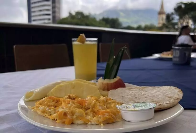 هتل Luxor Plaza Pereira