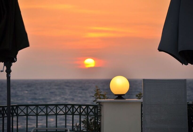 فندق Messina Resort