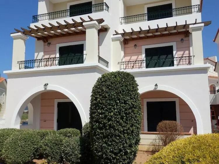 בית מלון כפרי Messina Resort