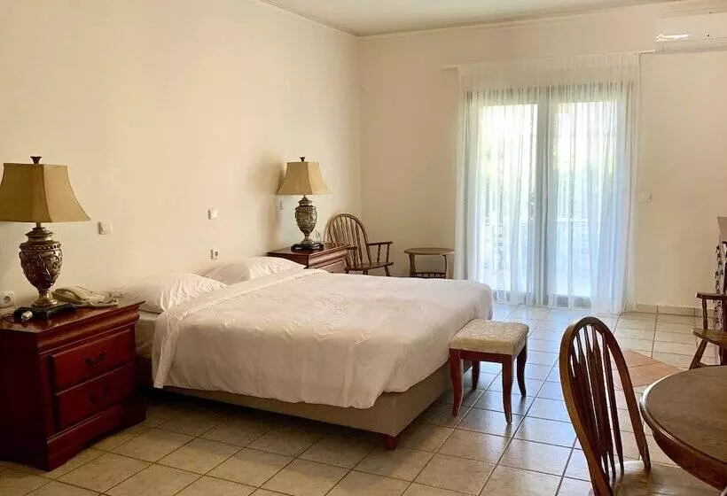 בית מלון כפרי Messina Resort