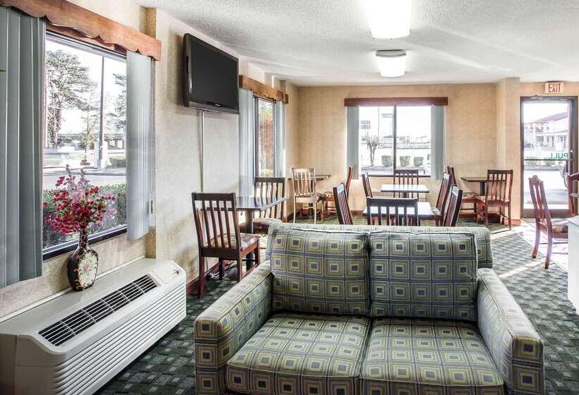 فندق Quality Inn Byron