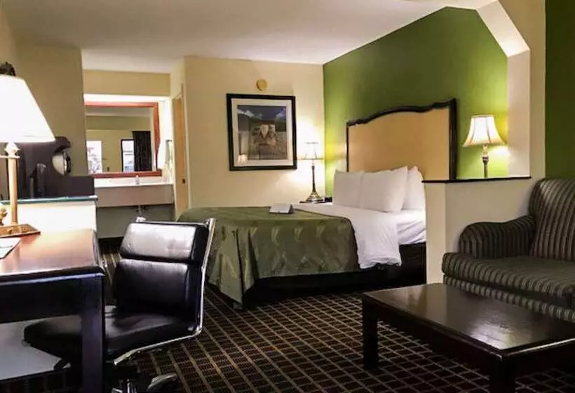 Отель Quality Inn Byron