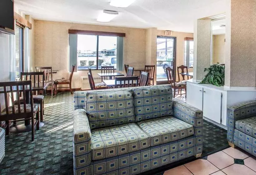 Отель Quality Inn Byron