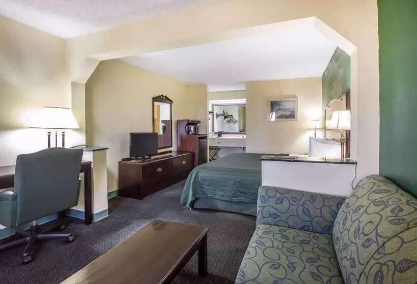 Отель Quality Inn Byron