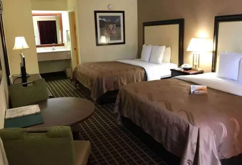Отель Quality Inn Byron