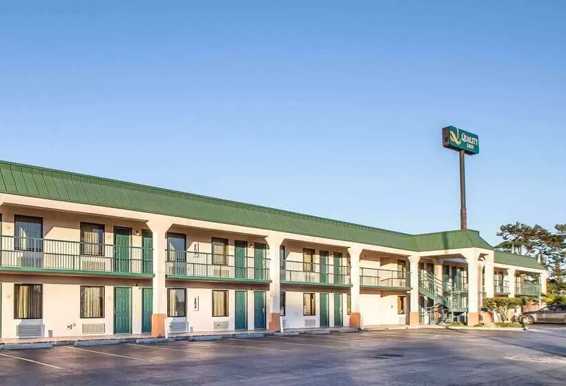 Отель Quality Inn Byron