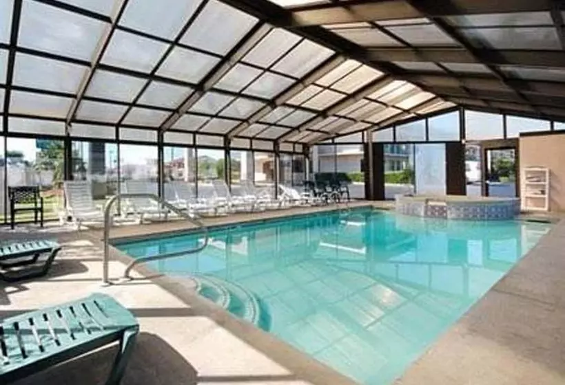 Отель Quality Inn Byron