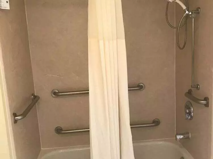 Отель Quality Inn Byron