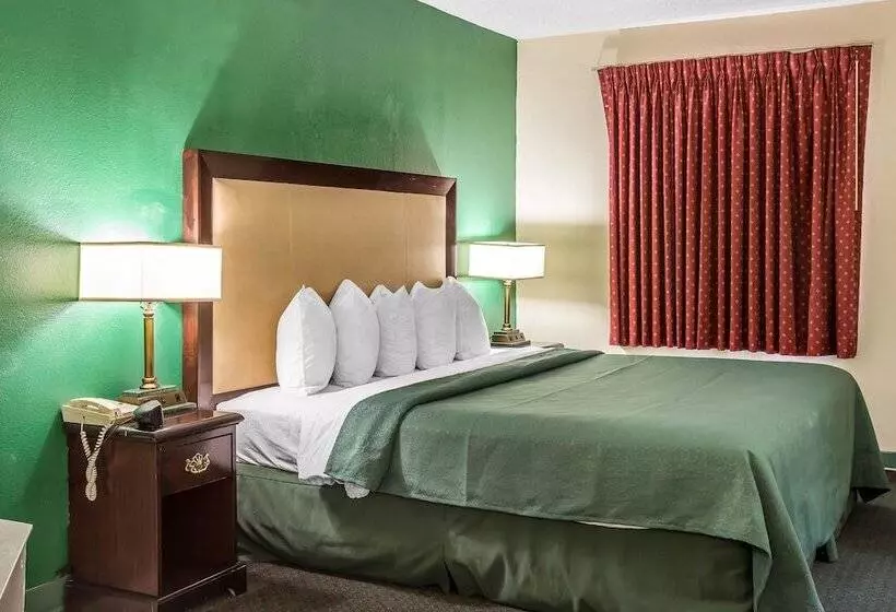 Отель Quality Inn Byron