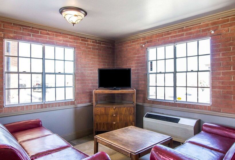 בית מלון כפרי Rodeway Inn Prescott