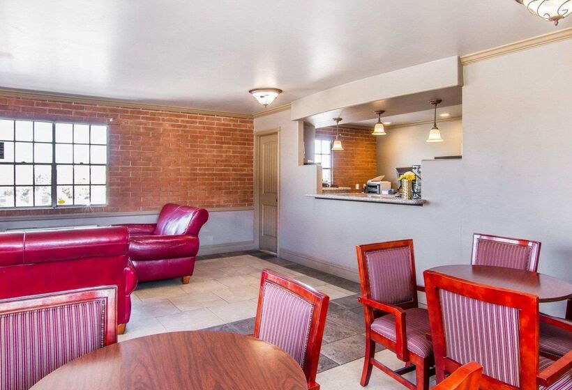 בית מלון כפרי Rodeway Inn Prescott