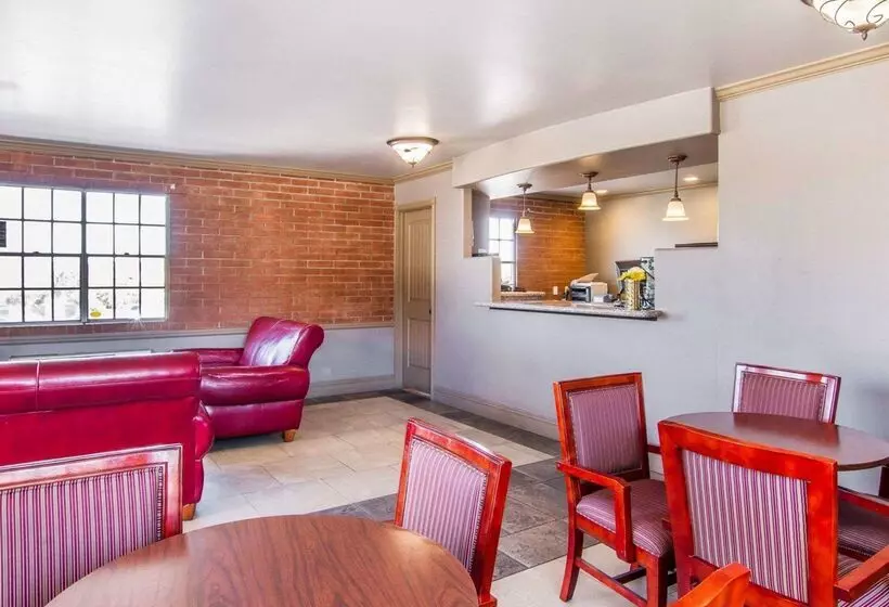 هتل Rodeway Inn Prescott