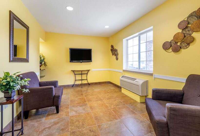 فندق Suburban Studios South Bend