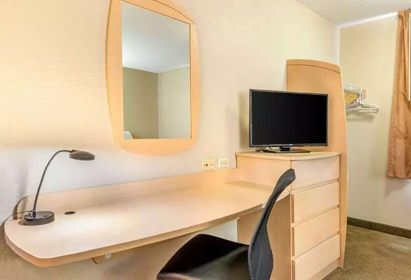 호텔 Suburban Studios South Bend