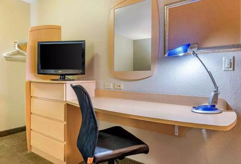 호텔 Suburban Studios South Bend