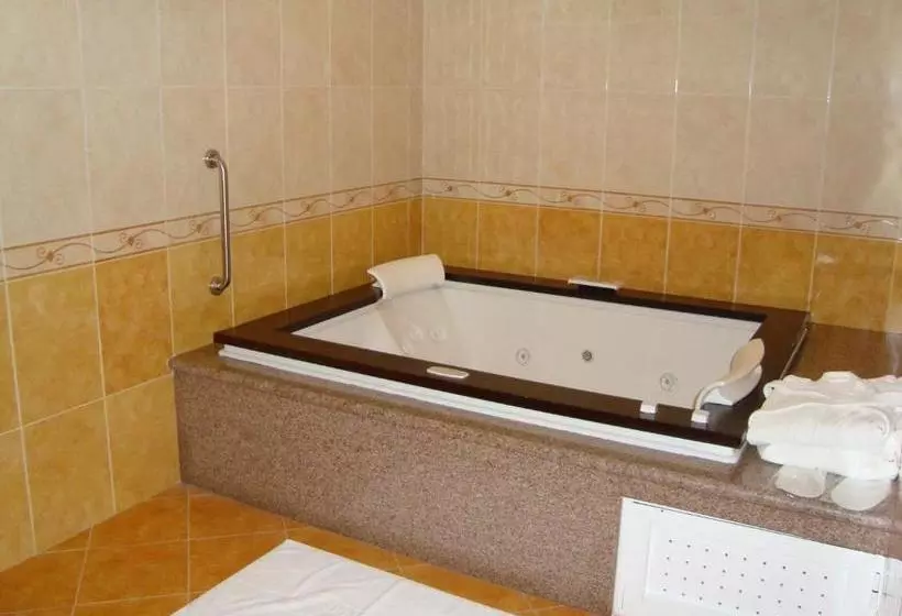 Suites Inn La Muralla Hotel & Spa