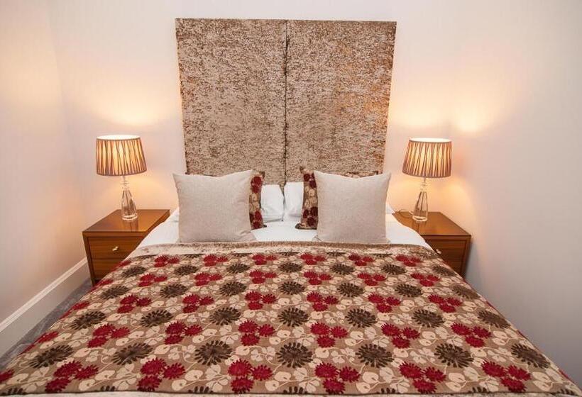 فندق Invernairne