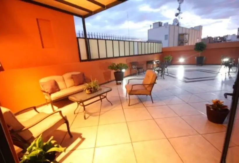 هتل Y Suites El Refugio De Don Carlos