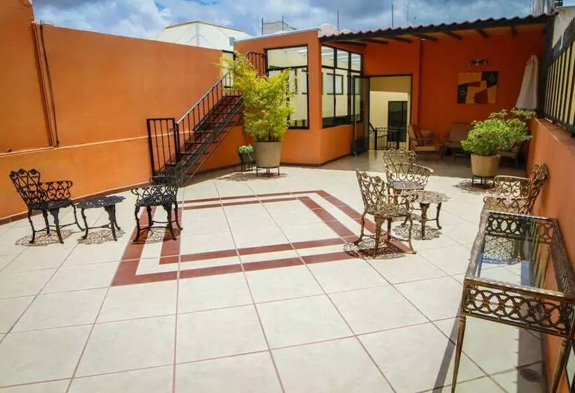 هتل Y Suites El Refugio De Don Carlos