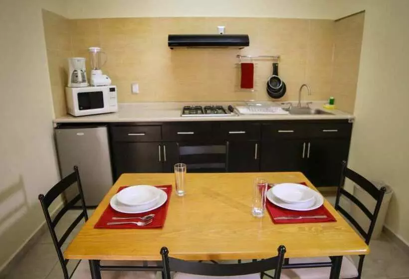 هتل Y Suites El Refugio De Don Carlos