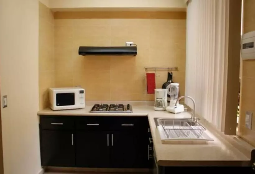 هتل Y Suites El Refugio De Don Carlos