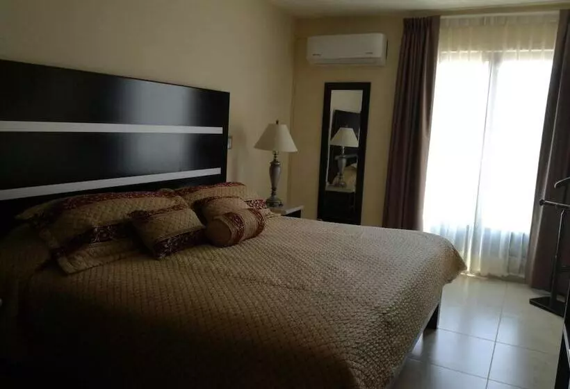 هتل Y Suites El Refugio De Don Carlos