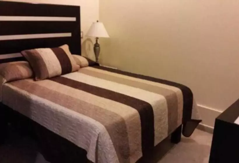 هتل Y Suites El Refugio De Don Carlos