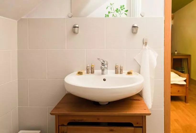 هتل Guesthouse Estate Magovac