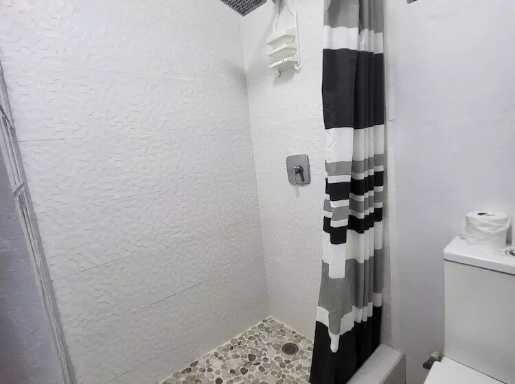 Hotelli Rachel Land Apartment Suites