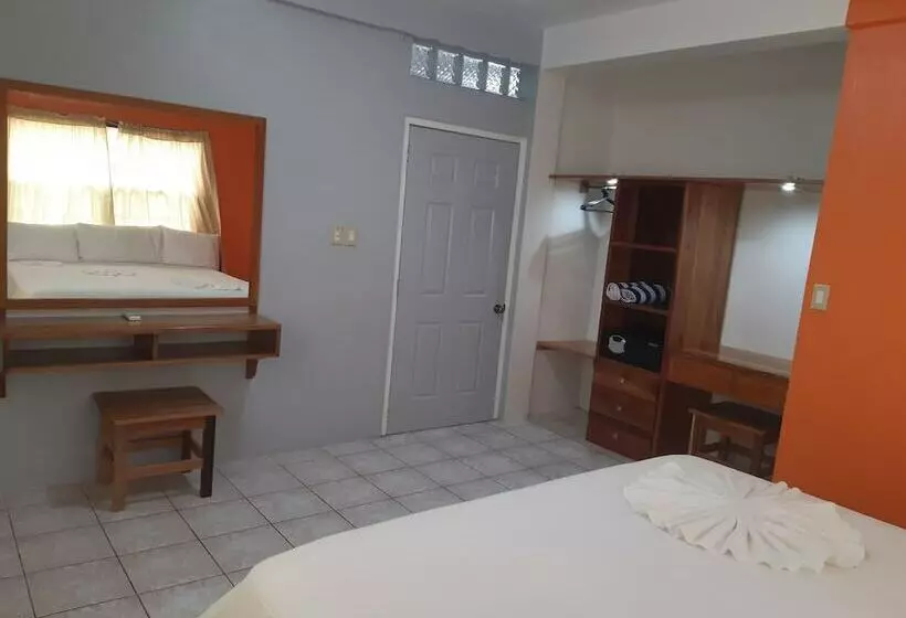 Hotelli Rachel Land Apartment Suites