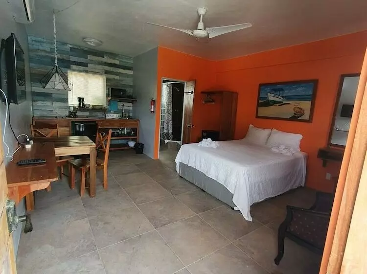 Hotelli Rachel Land Apartment Suites