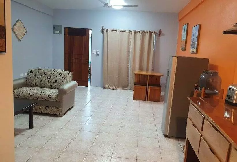 Hotelli Rachel Land Apartment Suites