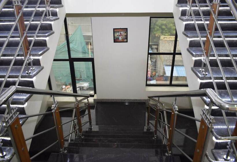 هتل Shri Subham Residency