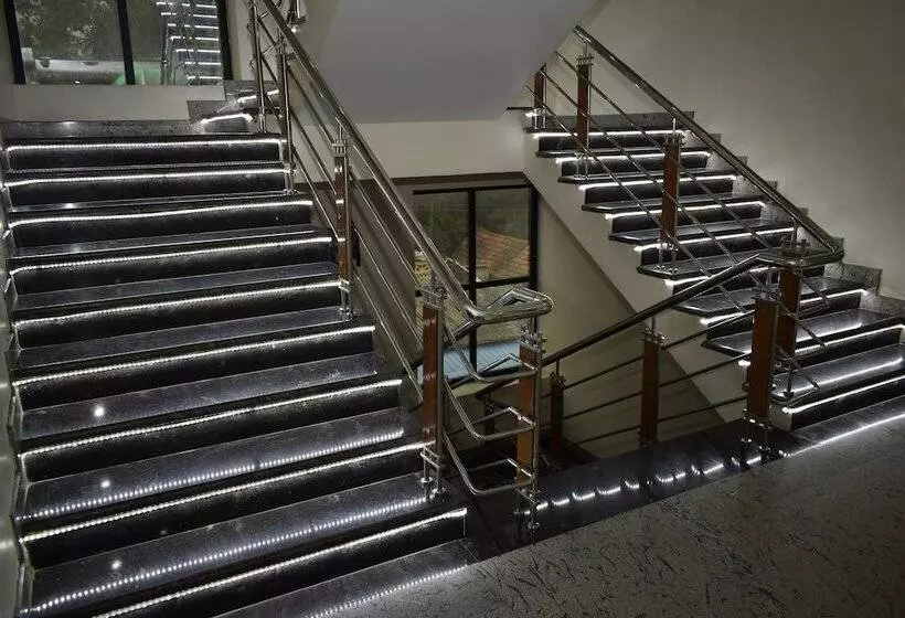 هتل Shri Subham Residency